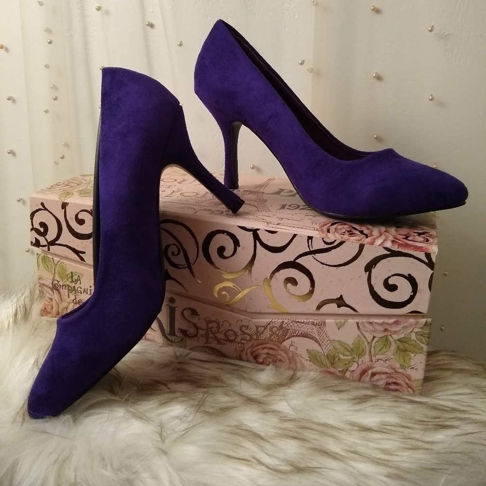 8.5 Purple Pumps